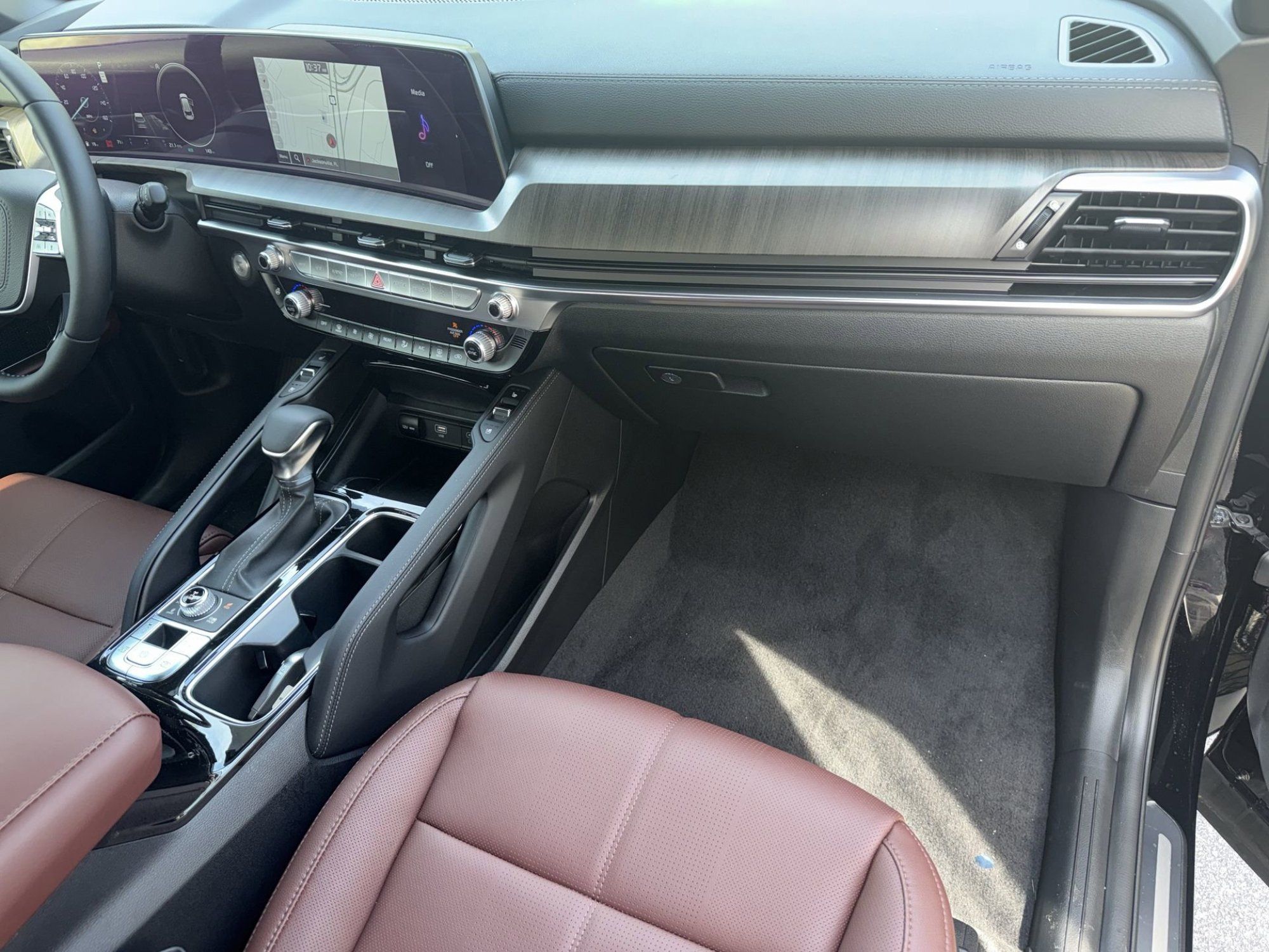 New 2025 Kia Telluride SX w/ SX Captain's Chair Package AWD/4WD image 24