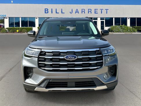 New 2026 Ford Explorer Active RWD image 2