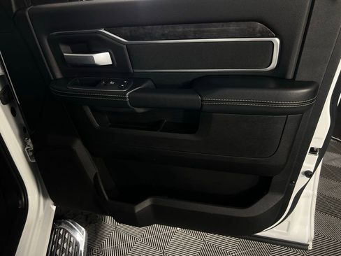 Used 2024 RAM 2500 Big Horn w/ Sport Appearance Package image 36