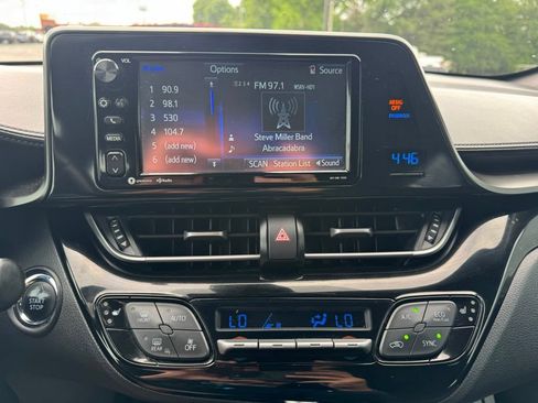 Used 2018 Toyota C-HR XLE FWD image 19