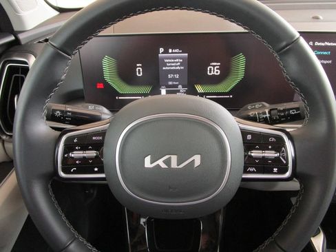 Used 2025 Kia Sorento S w/ Panoramic Sunroof Package FWD image 31