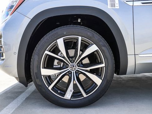 New 2026 Volkswagen Atlas Cross Sport SEL Premium R-Line AWD/4WD image 11