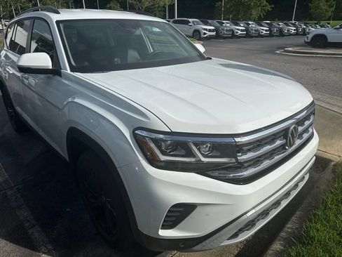 Used 2023 Volkswagen Atlas SE w/ Black Wheel Package AWD/4WD image 3