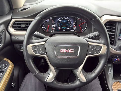 Used 2017 GMC Acadia Denali w/ Technology Package FWD image 17