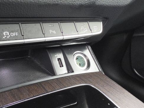 Used 2024 Audi Q5 2.0T Premium AWD/4WD image 33