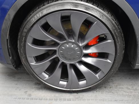 Used 2022 Tesla Model Y Performance AWD/4WD image 18