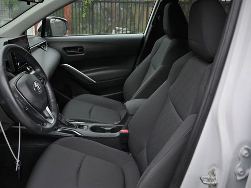 Used 2022 Toyota Corolla Cross LE image 12