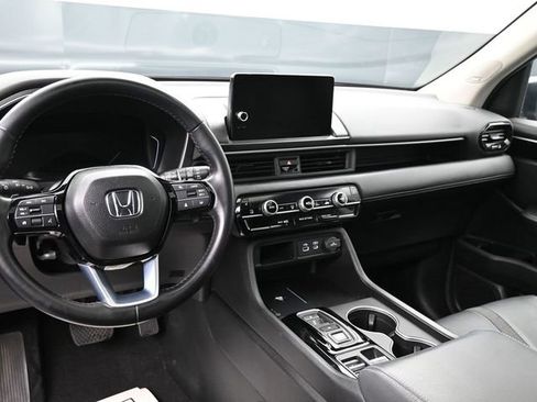 Certified 2025 Honda Pilot Touring image 25