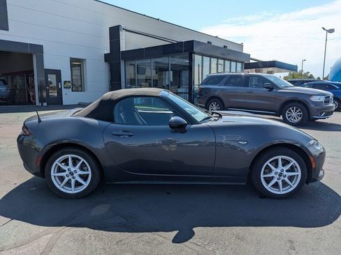 Used 2017 MAZDA MX-5 Miata Sport image 3