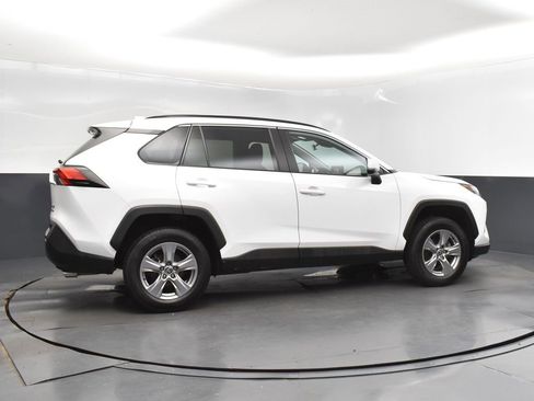 Used 2022 Toyota RAV4 XLE image 8