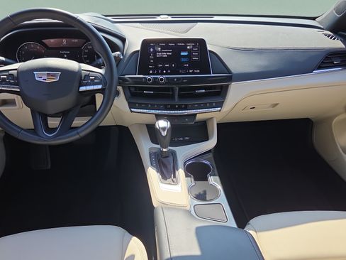 Used 2025 Cadillac CT4 Luxury RWD image 13