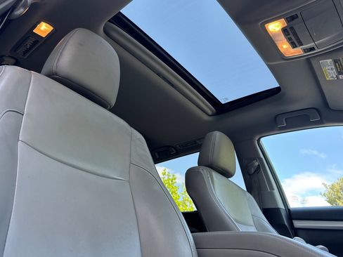 Used 2016 Toyota Highlander XLE AWD/4WD image 14