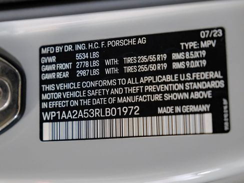 Used 2024 Porsche Macan AWD/4WD image 62