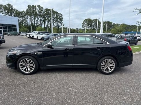 Used 2017 Ford Taurus Limited w/ Driver Assist Package FWD image 12