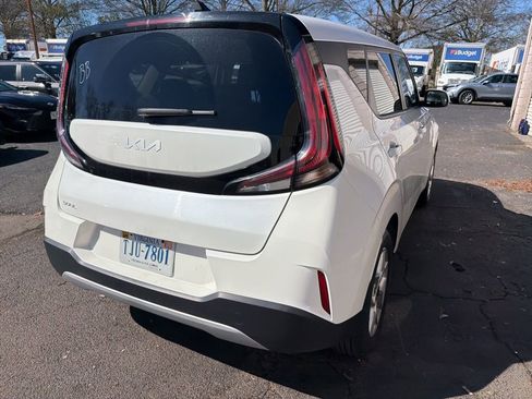Used 2024 Kia Soul LX w/ Option Group 015 image 5