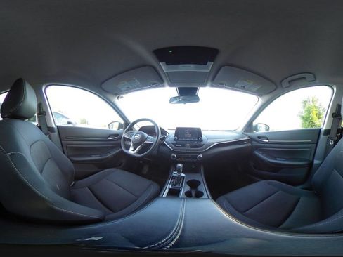Used 2025 Nissan Altima 2.5 SV FWD image 42