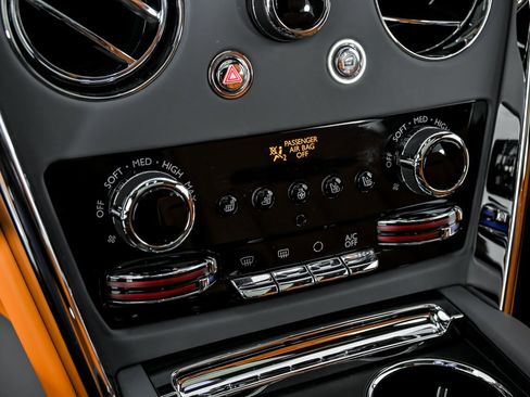 Used 2025 Rolls-Royce Cullinan image 40