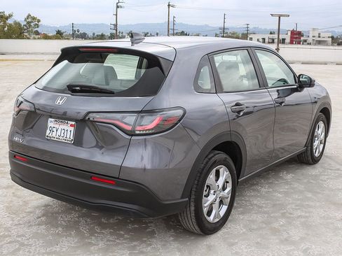 Used 2023 Honda HR-V LX image 6