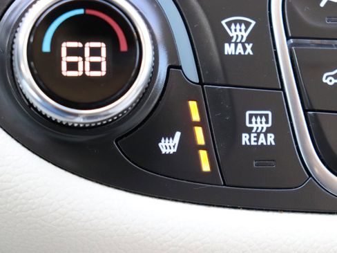 Used 2024 Chevrolet Malibu LT FWD image 36