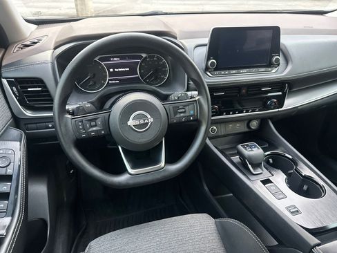 Used 2022 Nissan Rogue SV image 22