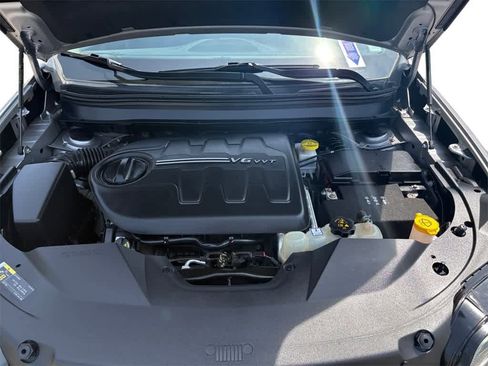 Used 2022 Jeep Cherokee Latitude w/ Comfort Safety Group image 19