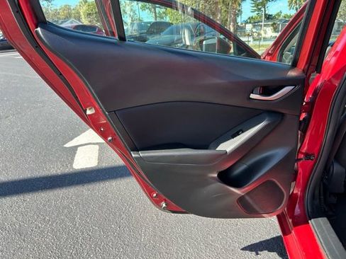 Used 2016 MAZDA MAZDA3 i Sport w/ Preferred Equipment Package image 13