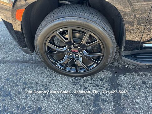 Used 2022 GMC Yukon SLT w/ SLT Luxury Package image 11