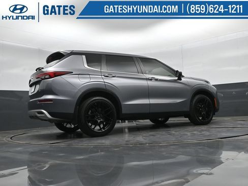 Used 2022 Mitsubishi Outlander SE AWD/4WD image 40