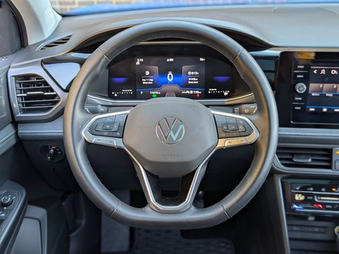 Used 2025 Volkswagen Taos SE image 24