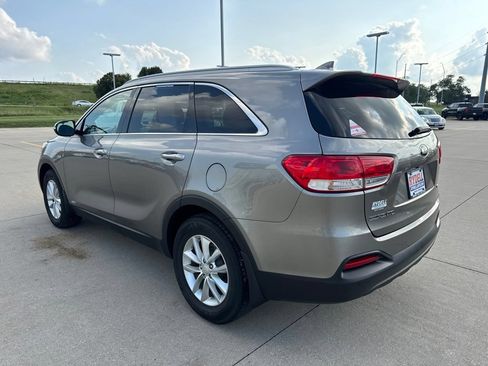 Used 2018 Kia Sorento AWD image 23