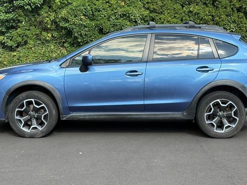 Used 2014 Subaru Crosstrek 2.0i Premium w/ Moonroof Package AWD/4WD image 4