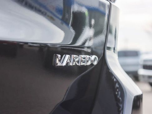 Used 2022 Jeep Grand Cherokee Laredo X image 11