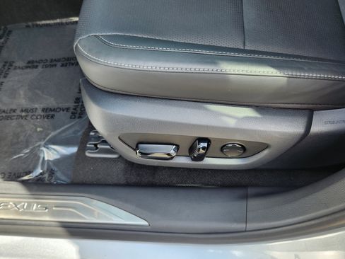 Used 2025 Lexus RX 350 w/ Convenience Package image 14