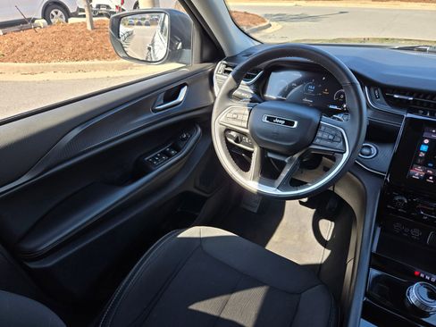 Used 2023 Jeep Grand Cherokee L Laredo w/ Luxury Tech Group I image 9