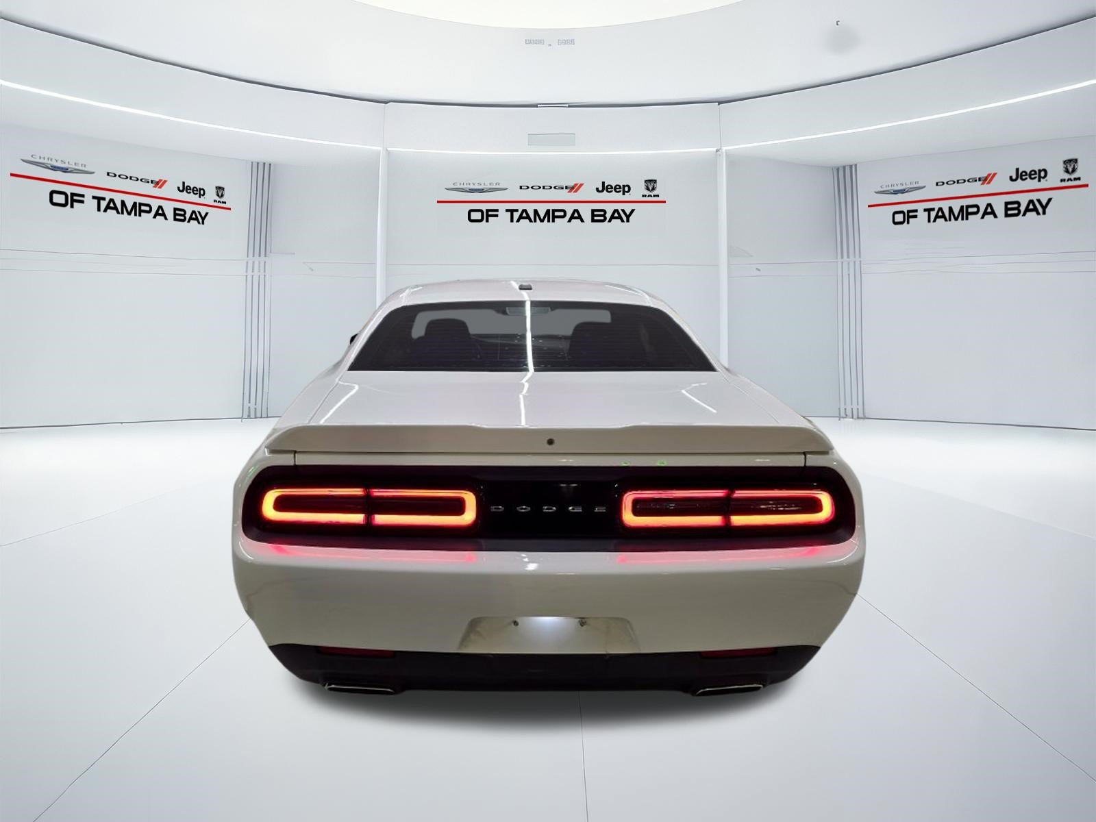 Used 2020 Dodge Challenger SXT RWD image 5