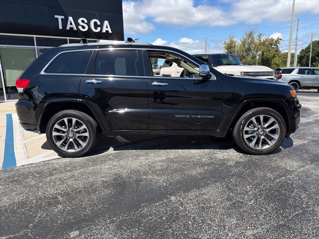 Used 2017 Jeep Grand Cherokee Overland w/ Jeep Active Safety Group RWD image 8