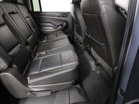 Used 2018 Chevrolet Suburban LT w/ Luxury Package RWD image 23