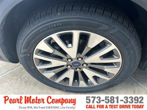 Used 2022 Ford Escape Titanium image 8