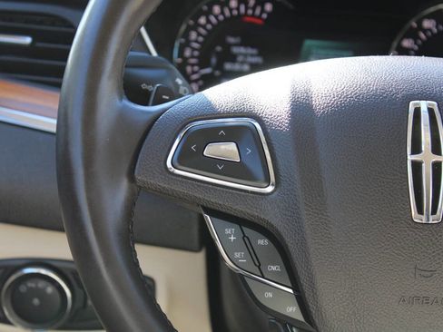 Used 2018 Lincoln MKC Select w/ Select Plus Package image 41