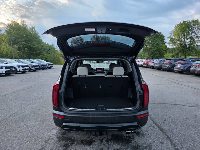 Certified 2022 Kia Telluride SX w/ SX Prestige Package AWD/4WD image 10