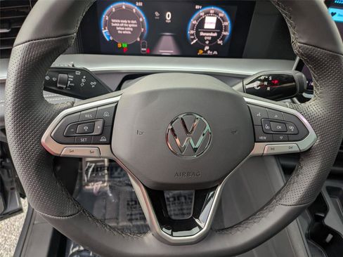 New 2025 Volkswagen Tiguan SE R-Line image 10