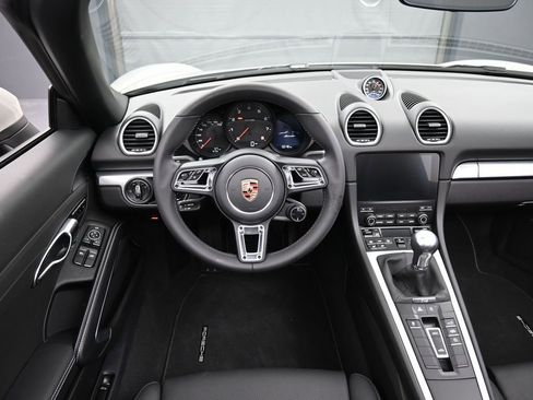 New 2025 Porsche 718 Boxster RWD image 18