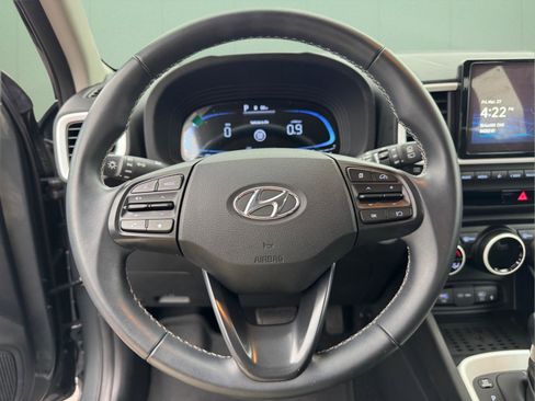 Certified 2024 Hyundai Venue Limited image 20