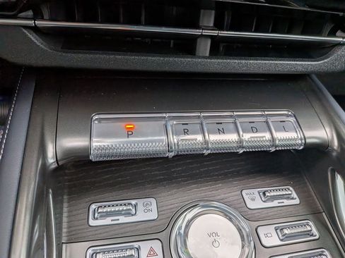 New 2025 Lincoln Nautilus Reserve image 24