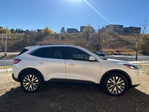 Certified 2022 Ford Escape Titanium w/ Class II Trailer Tow Package image 8