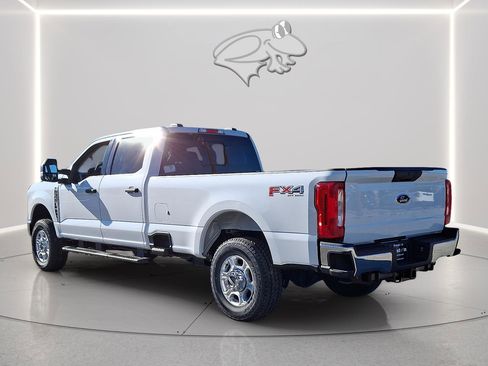 New 2026 Ford F250 XLT w/ FX4 Off-Road Package image 2