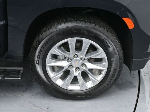 Used 2024 Chevrolet Suburban Premier AWD/4WD image 35