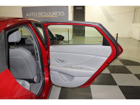 Used 2023 Hyundai Elantra SEL w/ Convenience Package image 20