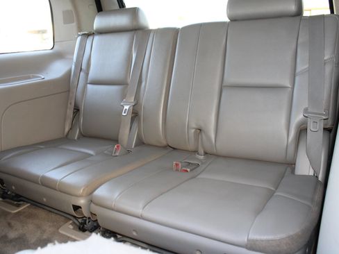 Used 2012 Chevrolet Tahoe LTZ RWD image 27