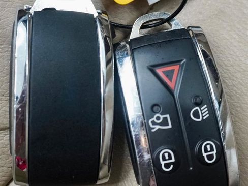 Used 2009 Jaguar XF Luxury image 20